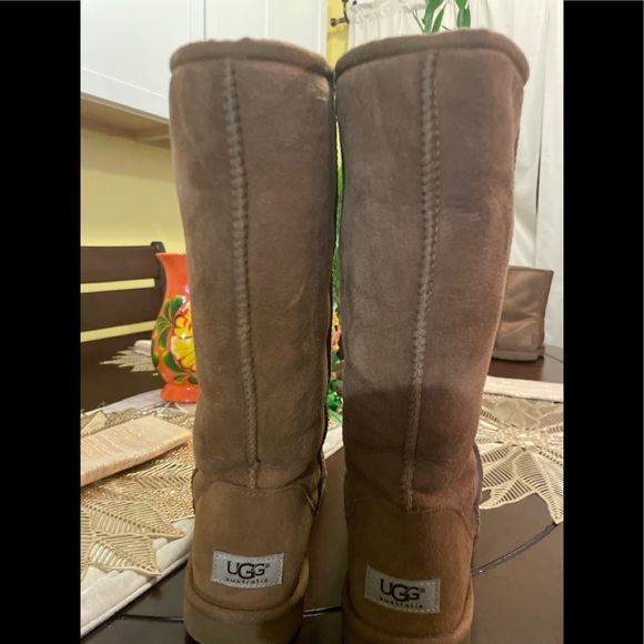UGG boots size 6